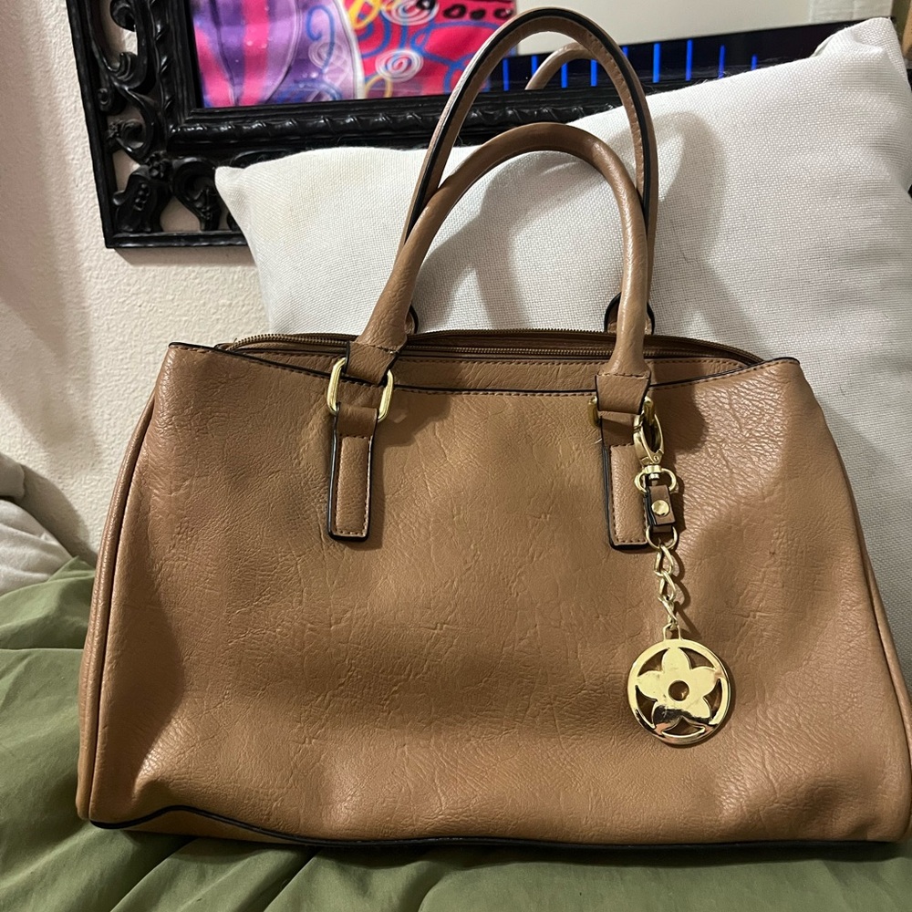 Tan Bueno Handbag